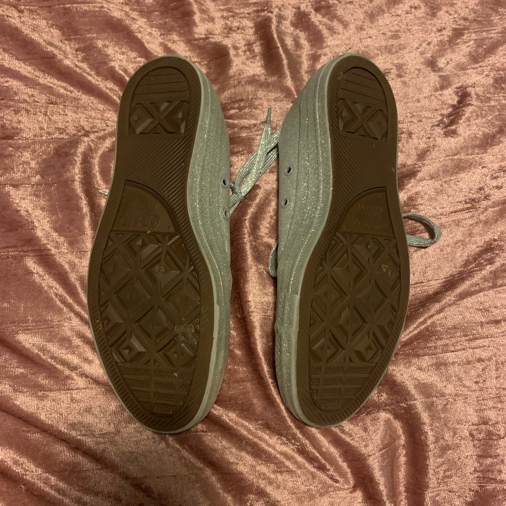 Silver converse - Picture 2 of 3
